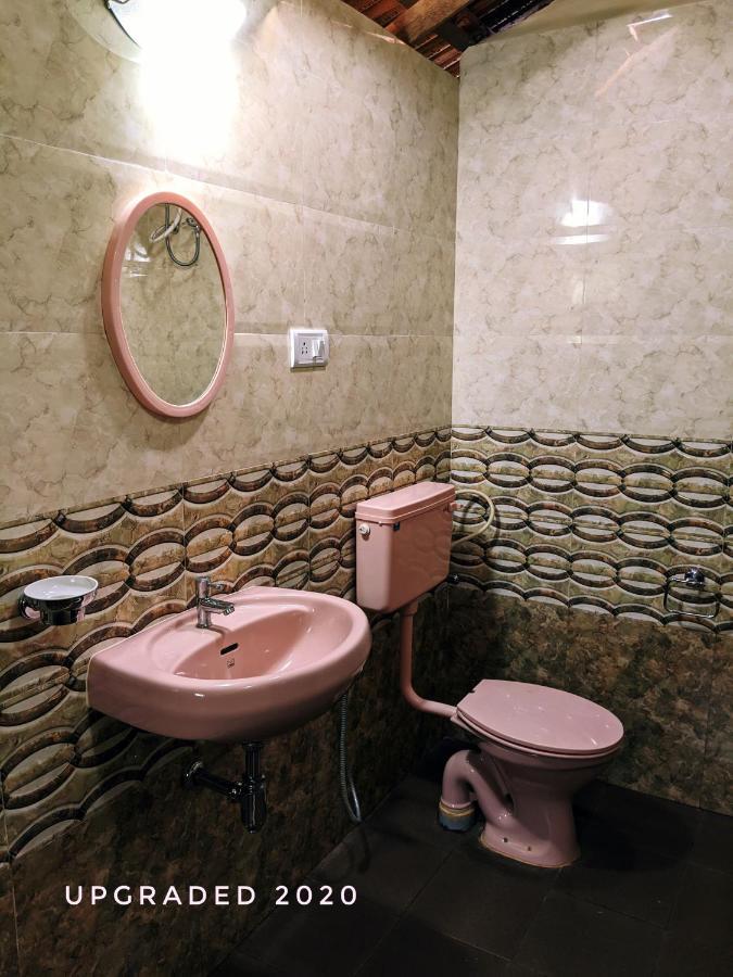 מנדרם Avalon Inn מראה חיצוני תמונה