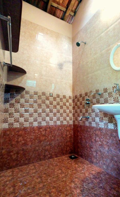 מנדרם Avalon Inn מראה חיצוני תמונה