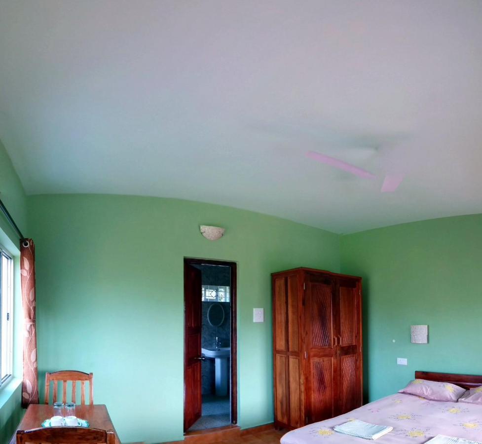 מנדרם Avalon Inn מראה חיצוני תמונה